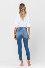 Load image into Gallery viewer, Amber Skinny Jeans
