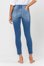 Load image into Gallery viewer, Amber Skinny Jeans
